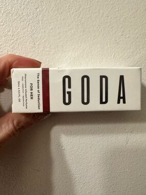 For Her Eau de Parfum Spray - White with Burgundy Accents